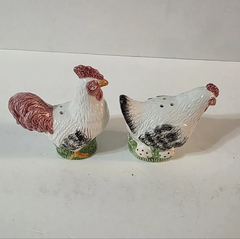 Papel Rooster Hen Salt Pepper Shaker Set Farmhouse Spring #247